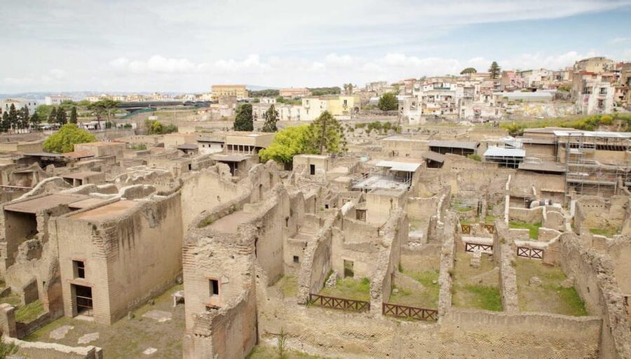 Vesuvius - Herculaneum - Pompeii Excavations Tour - Why the Mercedes transfer matters