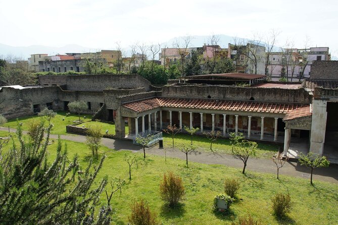 Ville di Stabiae (Transfer from Castellammare di stabia+guide) - What the Guide Adds to Ancient Walls