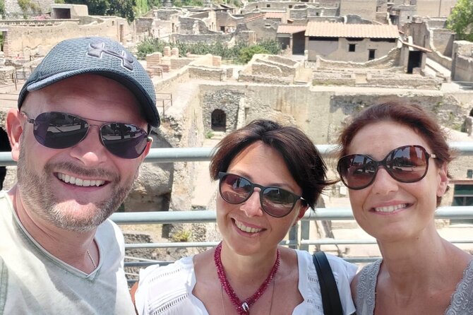 Visit in Pompeii - Herculaneum Private Tour with Ada - Homes, shops, and the Roman daily routine