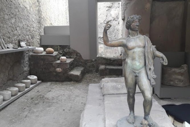 Visit to the archaeological park of Herculaneum - Three hours inside Parco Archeologico di Ercolano